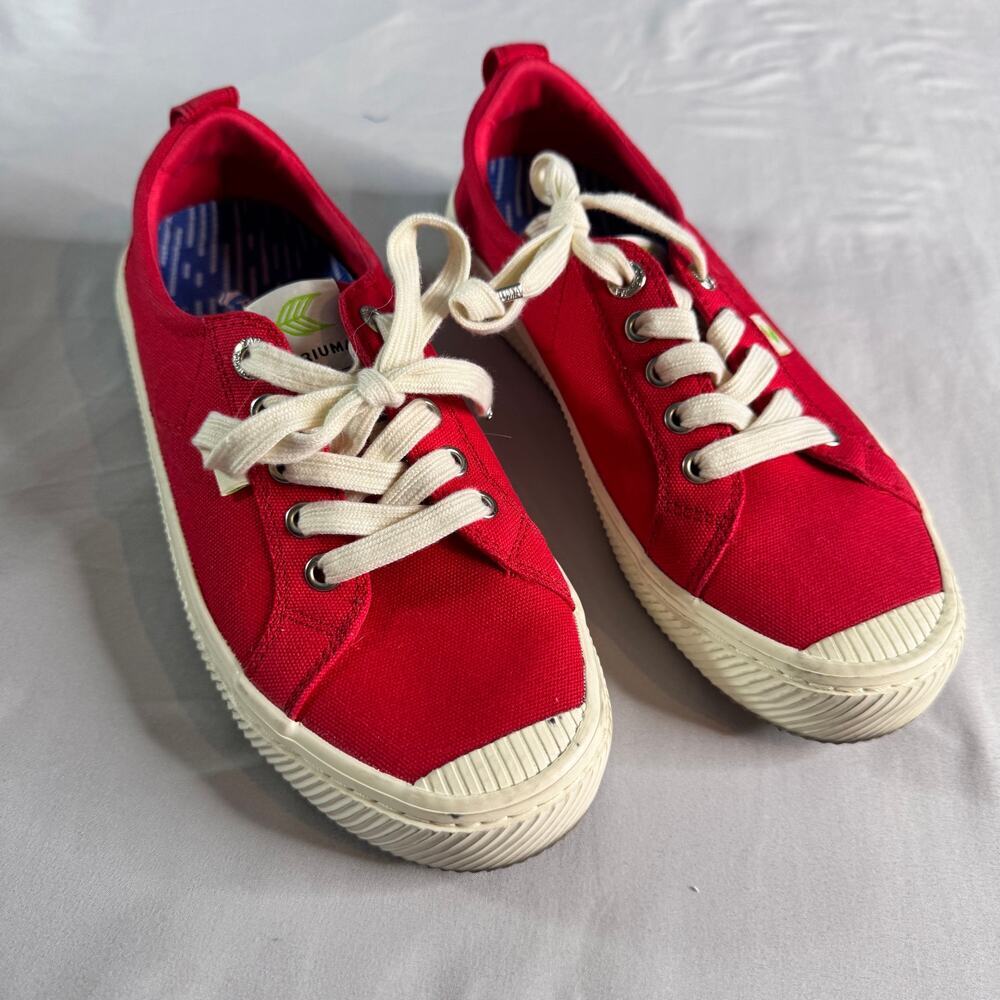 Cariuma OCA Low Canvas Sneakers Women’s 7.5 Red Lace Up Casual Skate Shoes